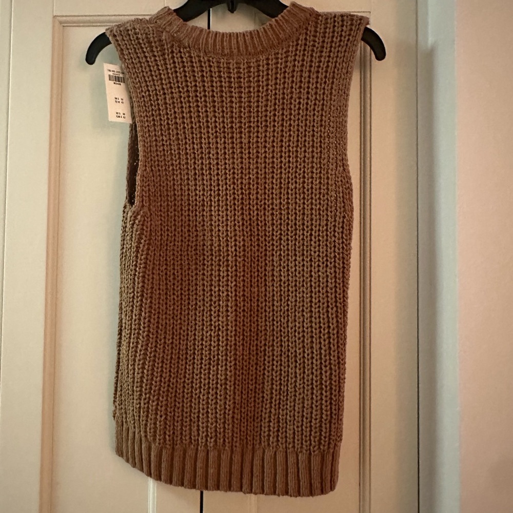 Abercrombie and Fitch brown sweater vest NWT